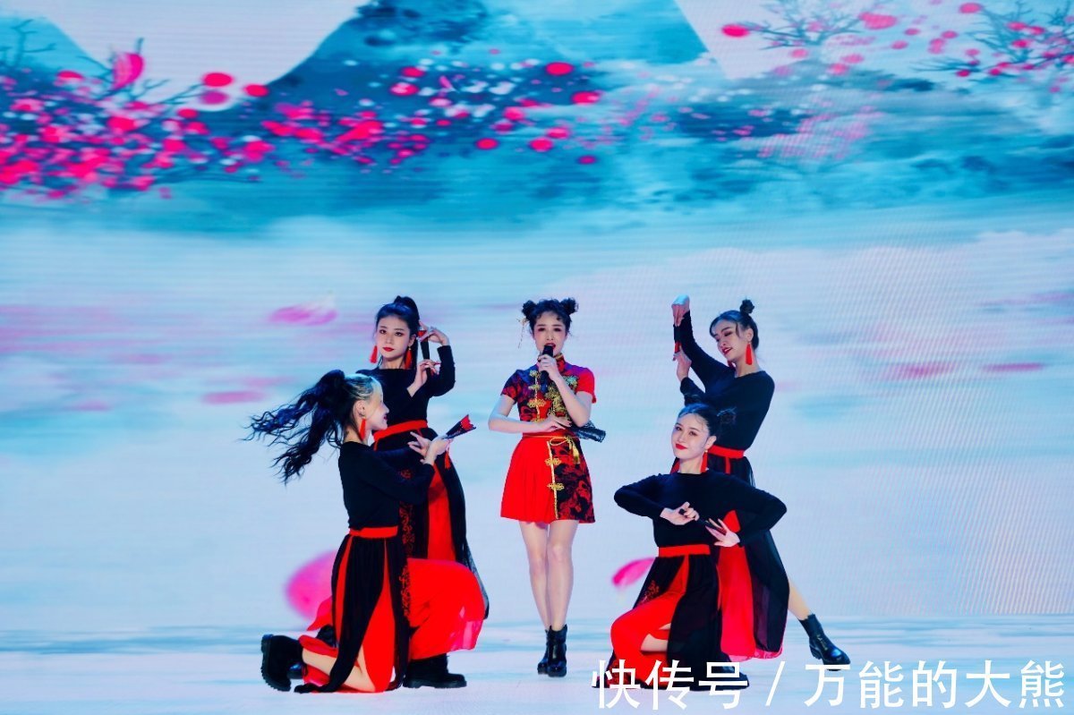 颁奖晚会$鲁大师2021牛角尖颁奖晚会颁出14个大奖,看谁是2021科技顶流?