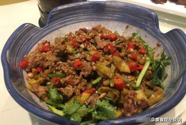 老伙夫透露：嫩炒黄牛肉时，多加这一步，牛肉炒不老，越炒越入味