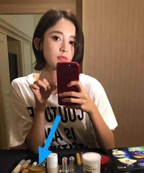 女人再忙也要别忘:出门尽量化“淡妆”,教你正确顺序,简单漂亮