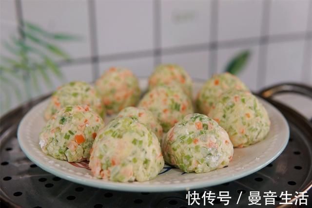 胡萝卜丁|天热，用这2样菜一起蒸，当成主食吃，低卡营养，管理体重轻松了