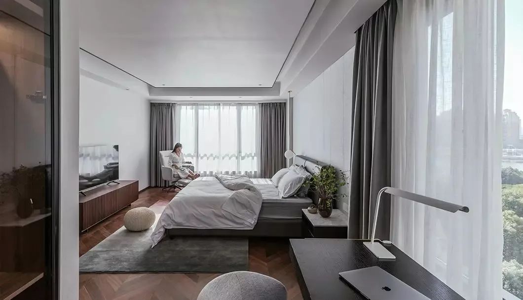 空间|262㎡现代简约大平层，简洁纯粹的空间，生活从容自然