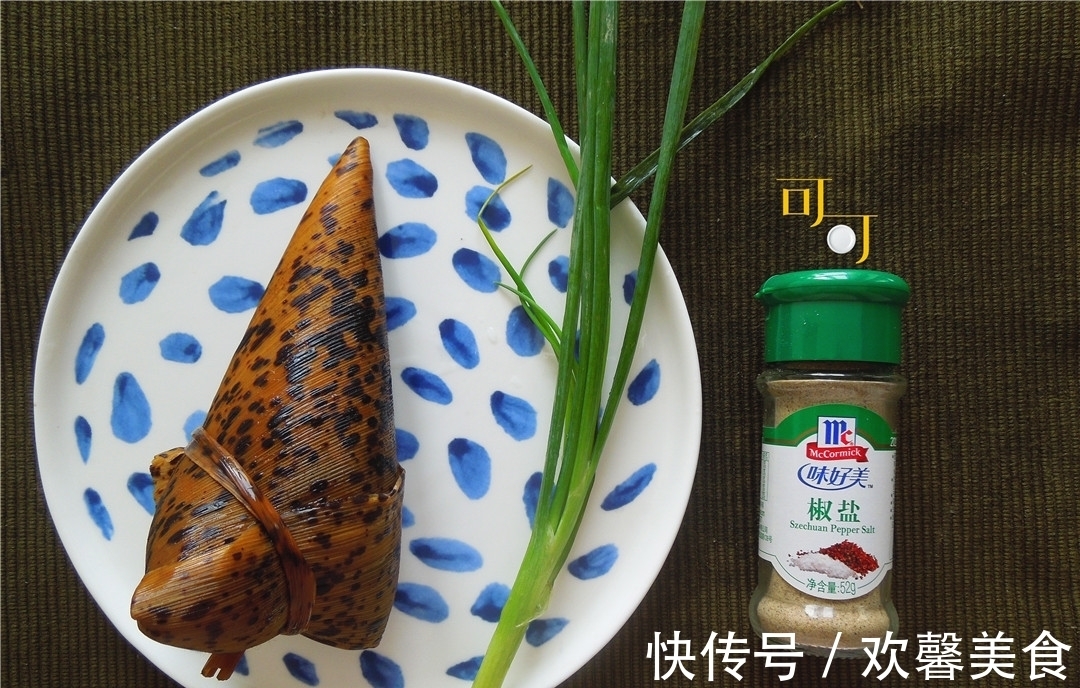 粽子|粽子别再蘸糖吃，换个法子炒一炒，金黄酥脆，包你家里粽子不够吃