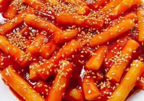  小年少不了的一盘菜，西红柿和年糕炒一下，酸甜美味，温养脾胃