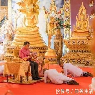 凳子#诗妮娜有凳子不坐非得跪泰王身边!卑微得让人心疼,难怪苏提达输