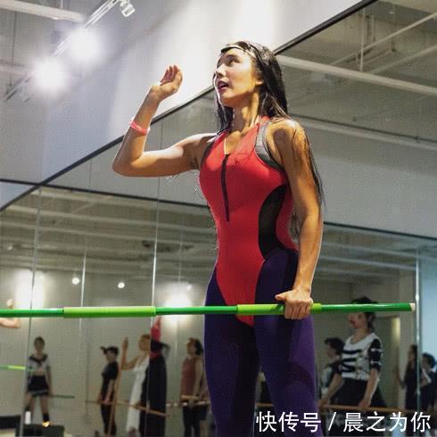 延缓|39岁的健身教练,宛如少女一般,用汗水来延缓衰老,保持着身材