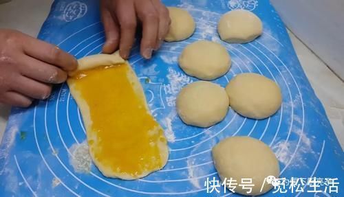 面粉别烤面包了,锅里烙一烙,个个松软香甜,保证全家都爱吃