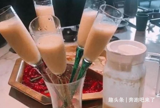 火鍋底料|陳赫火鍋店為啥能火招聘工資不算啥，看到服務(wù)員的長相明白了