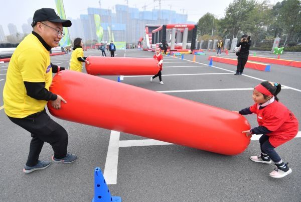 全民健身|武汉全民健身运动会红色勇士障碍赛，带着爸爸妈妈一起冲