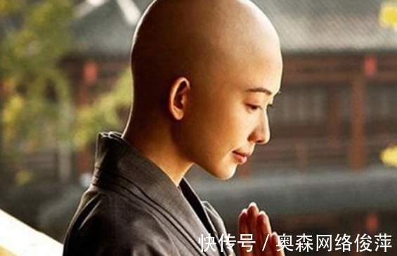 纪晓岚|史上最尴尬对联:”一笔直通,两扇洞开“,不料改后却成经典