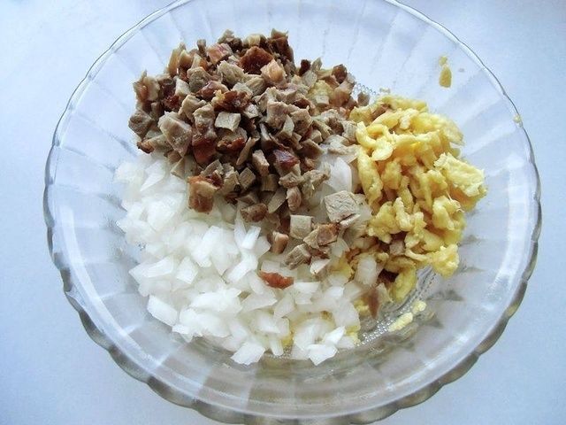 鸭肉切丁|吃剩的烤鸭不要发愁了,做成早餐饼,香酥又好吃