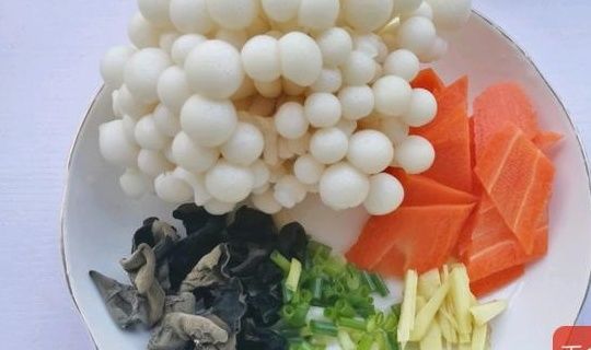 绿豆|小暑过后该吃它了!维C含量是绿豆的3倍,10秒做出一盘减脂菜