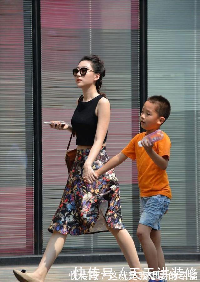 高跟鞋|街上这4种“时尚辣妈”,往往都不会自己带娃,人群中一目了然