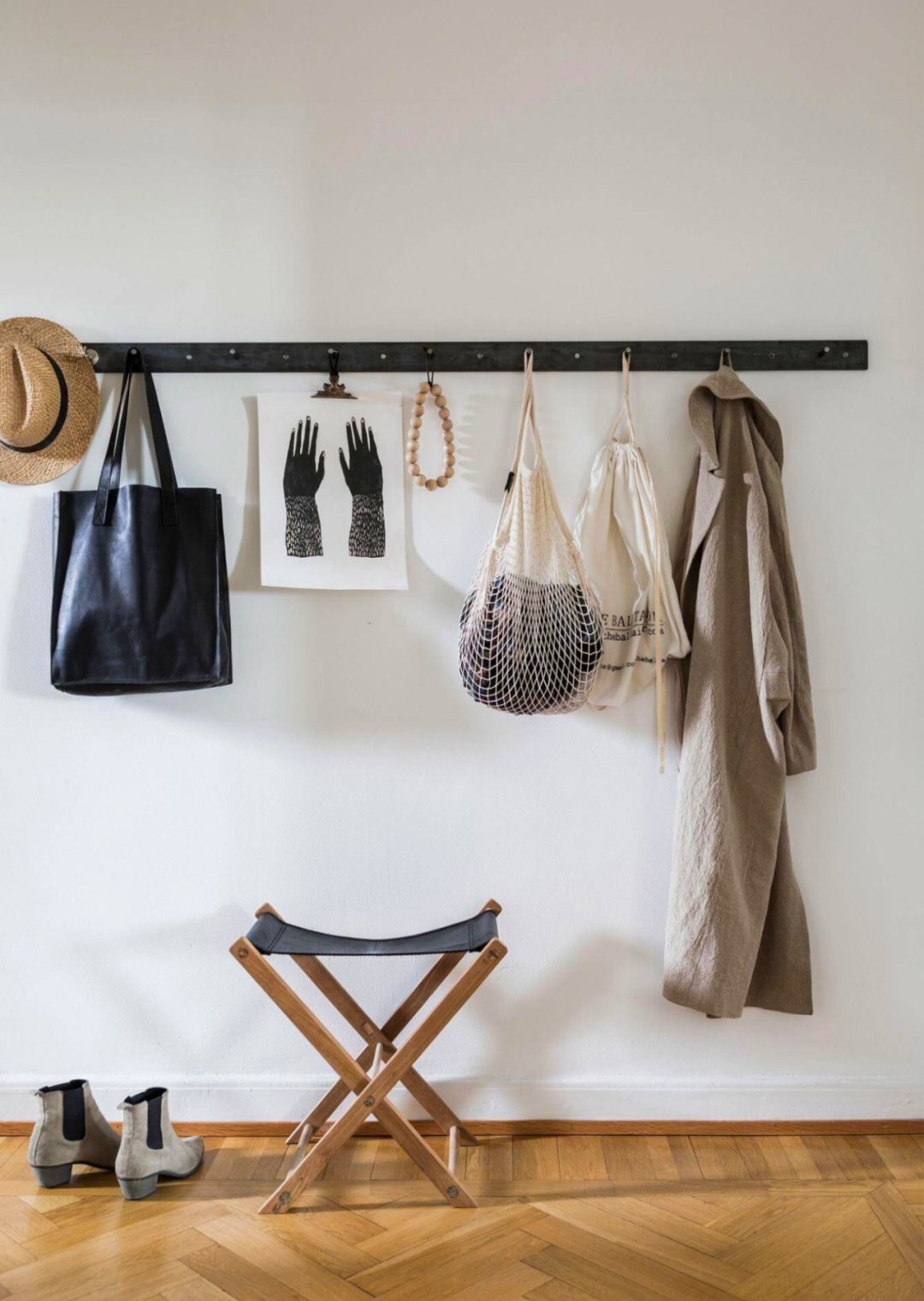 衣架|睡觉前、进门后脱下来的衣服放哪好别傻傻放沙发上了……