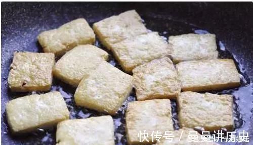鸡蛋|豆腐别再下锅炸,加上两个鸡蛋,吃着比肉还香,吃一次就忘不了
