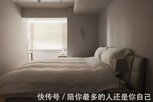 灰色|木色+白色原来不是绝配，搭配灰色的156太舒服了！