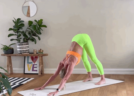 动作|练瑜伽,为何建议你一定要加强上背力量的练习?