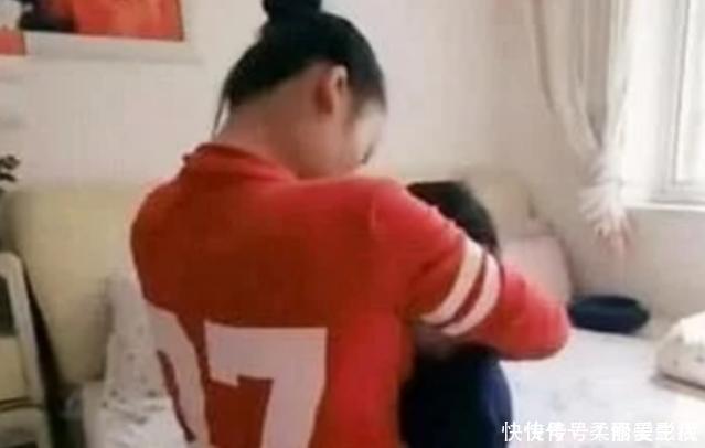 相处|妈妈半夜被摇醒,因10岁儿子要“吃饭”:没有隐私的母爱真可怕