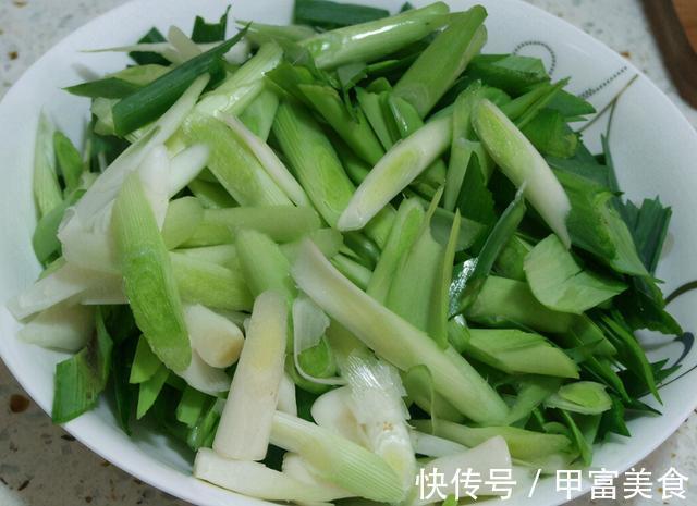 腊肉|为啥腊肉一炒就变硬?原来直接下锅是大忌!多加1步,腊肉香又嫩