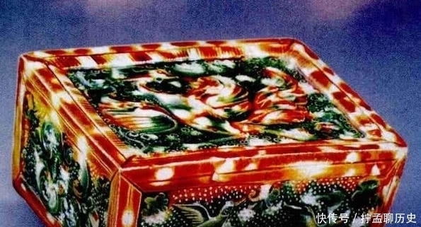 电视剧|皇帝贵妃用的瓷枕,硬邦邦舒服吗电视剧这么演,老祖宗说犯大忌