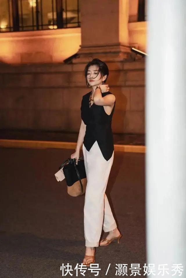 新发型|三木妈妈新发型变贵妇,57岁穿女儿小马甲配阔腿裤,黑白配真优雅