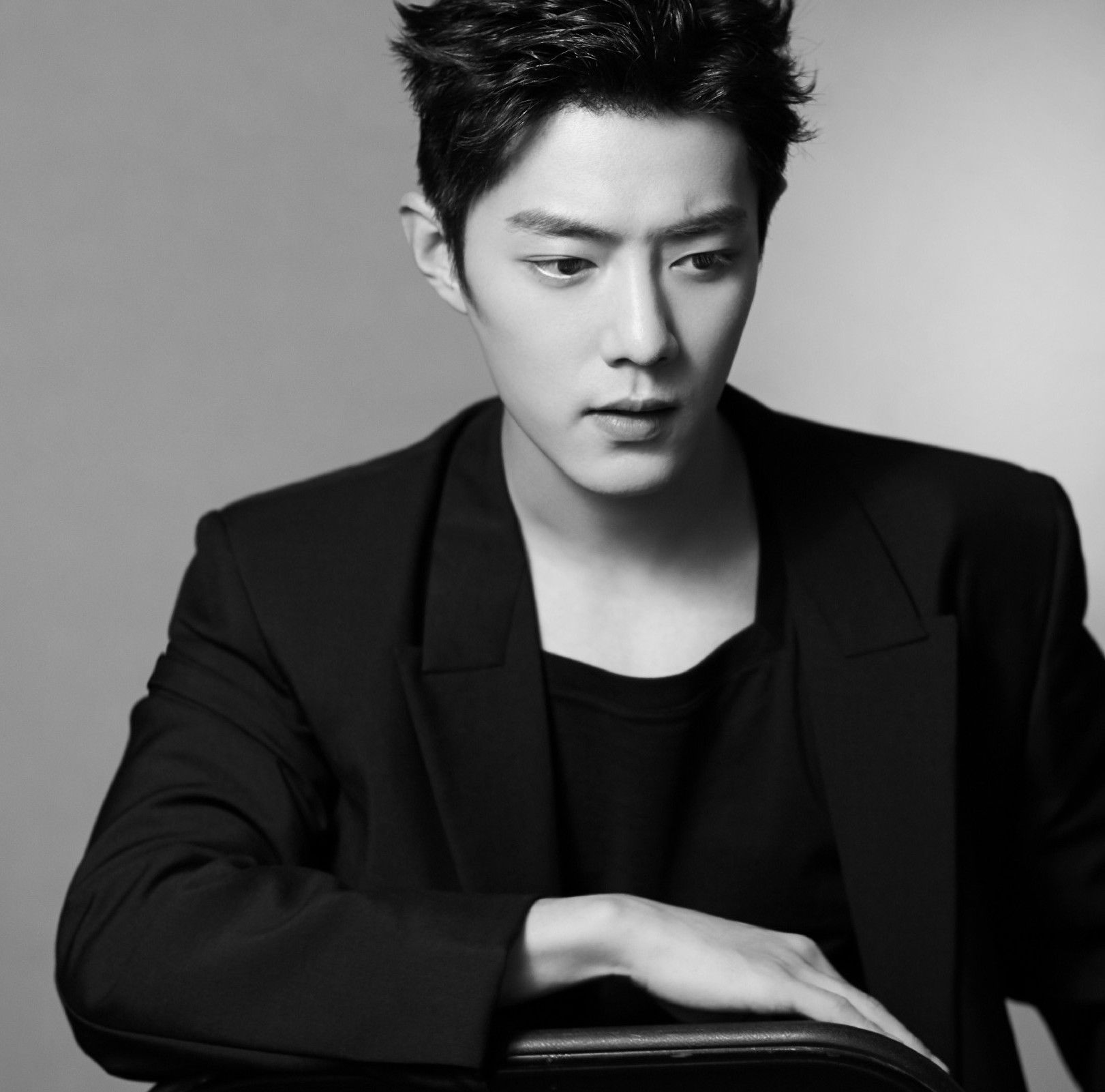 肖战粉丝有多难？多家卫视春晚官宣肖战，三台电视机都不够看！