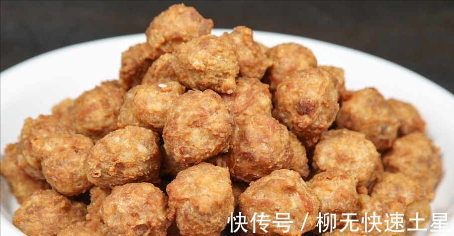 玉米淀粉|炸肉丸，别只会放面粉了，多放3样，丸子外酥里软，凉了也不硬！