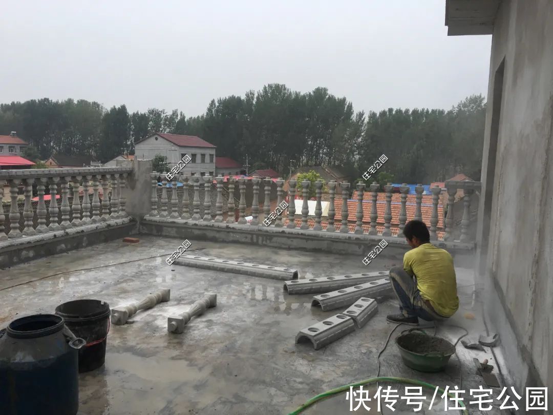 楼面|河南农村85万建三层别墅，比效果图还漂亮