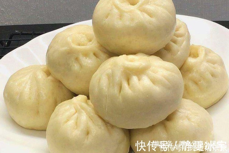 过年了，爱吃包子的有福了，学会此种方法，包子又香又软还不塌陷