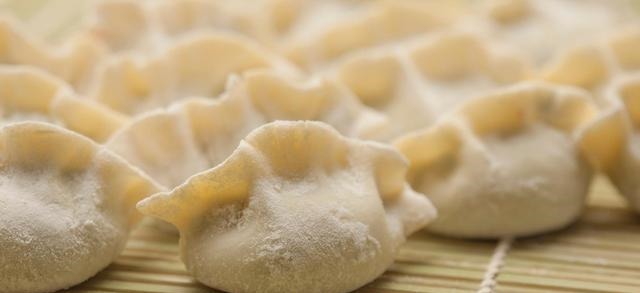 茄子包饺子,居然这么好吃,教你正确调馅方法,一口一个太香了!