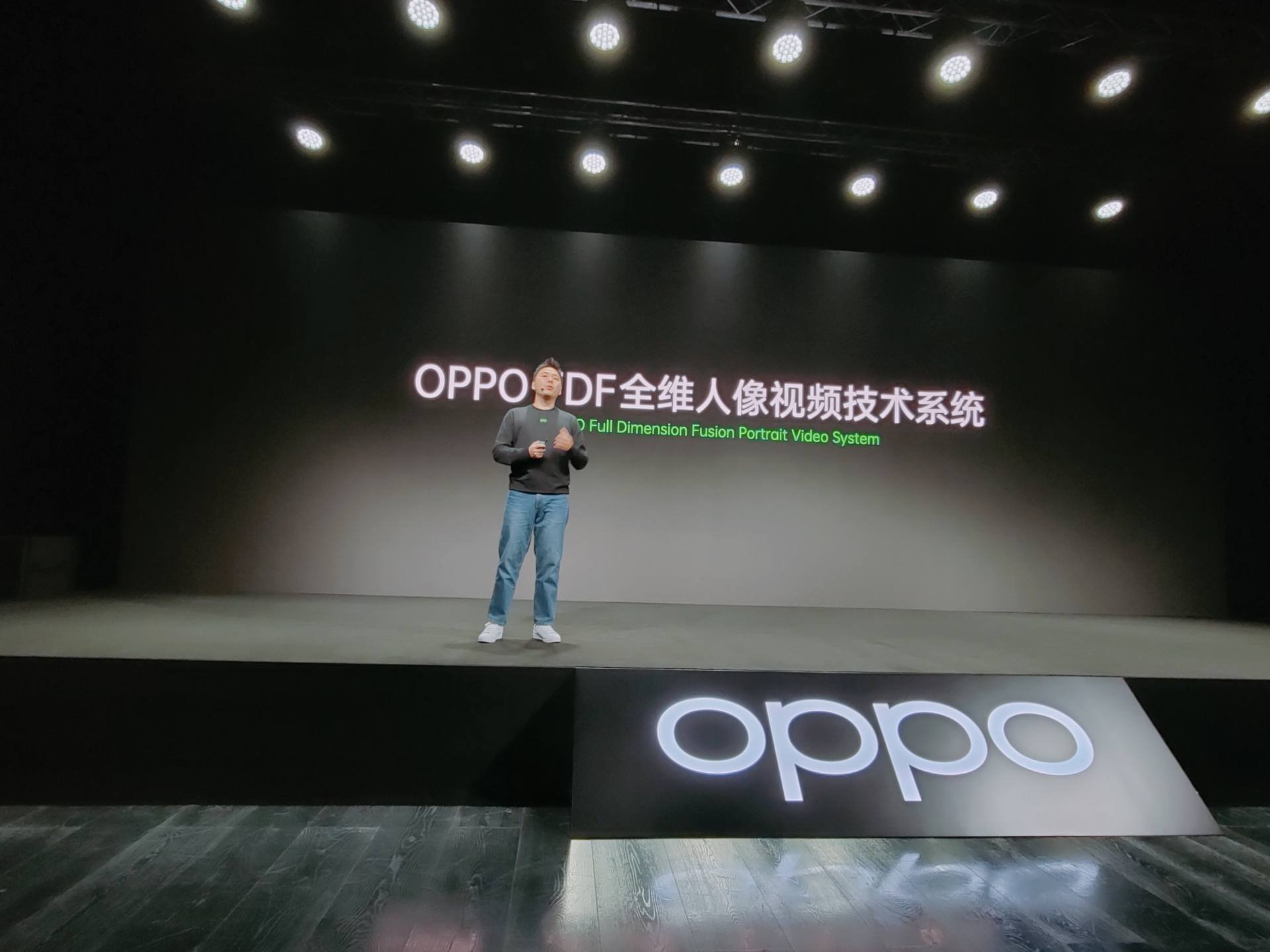 OPPO|只知道OPPO充电技术强？科技大会上这些黑科技让人大开眼界