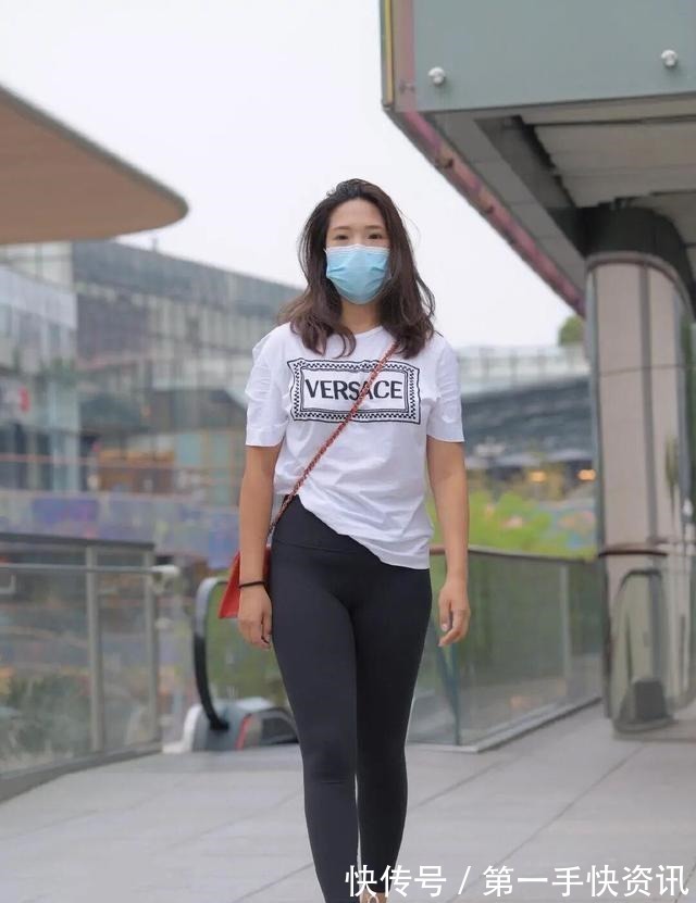 身材比例 富有活力的打底裤穿搭显得时尚有风格,轻盈舒适又好看,清爽时髦!