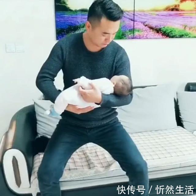 动作|“小点声，等会儿醒了你哄啊”，爸爸的动作，让妈妈笑喷了