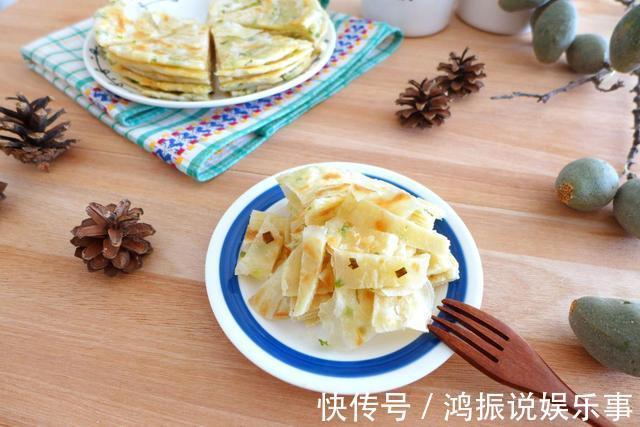 面团|做葱油饼时,只要掌握这1步,面饼柔软有筋道,凉了也不硬