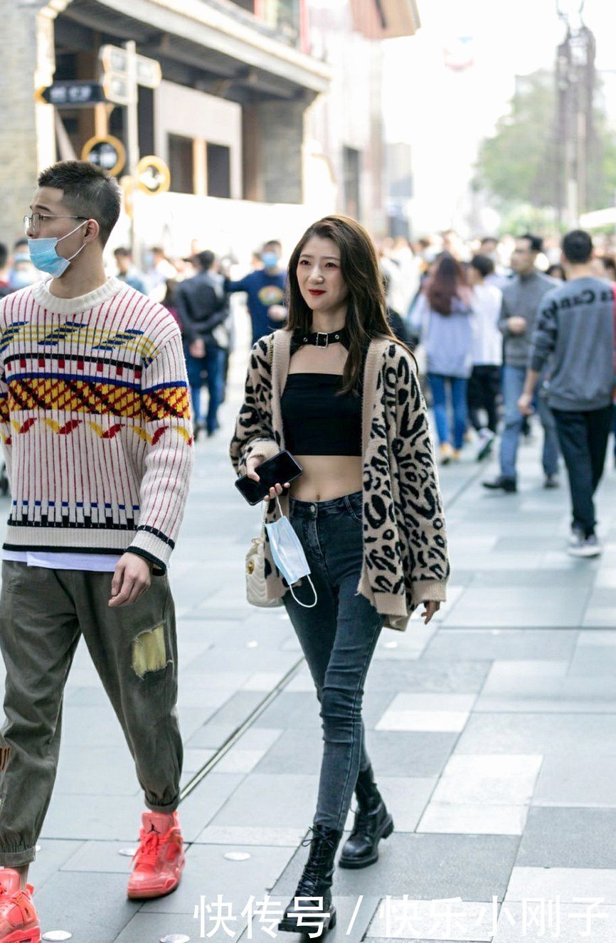 小粗腿的救赎单品来了,一条冬天的长裤,就是这么飒爽英姿