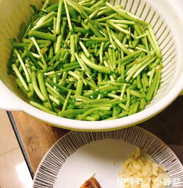 这菜价格小贵,多吃准时上厕所,湿气消失,细腰瘦腿,女人多吃