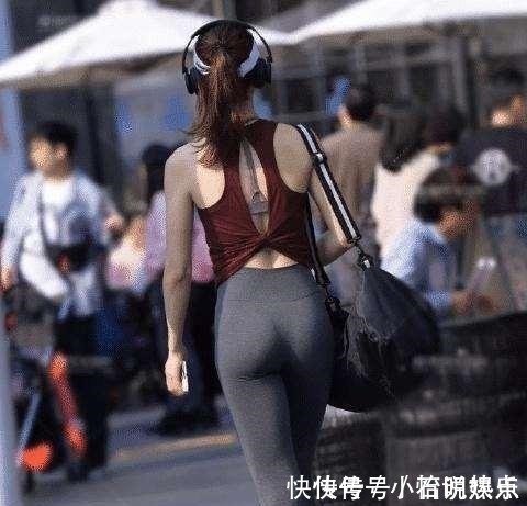 优雅 穿打底裤的美女“火了”,才能契合自身气质,魅力过人!