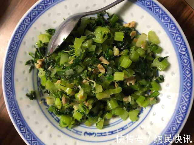 便秘|这菜被称“头号泻药”,口臭严重要经常吃,便秘问题也会悄悄溜掉