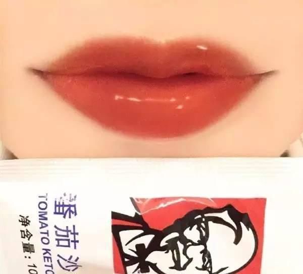 番茄酱|天啦这个妹子腻害了，用食物来化妆！效果竟然。。
