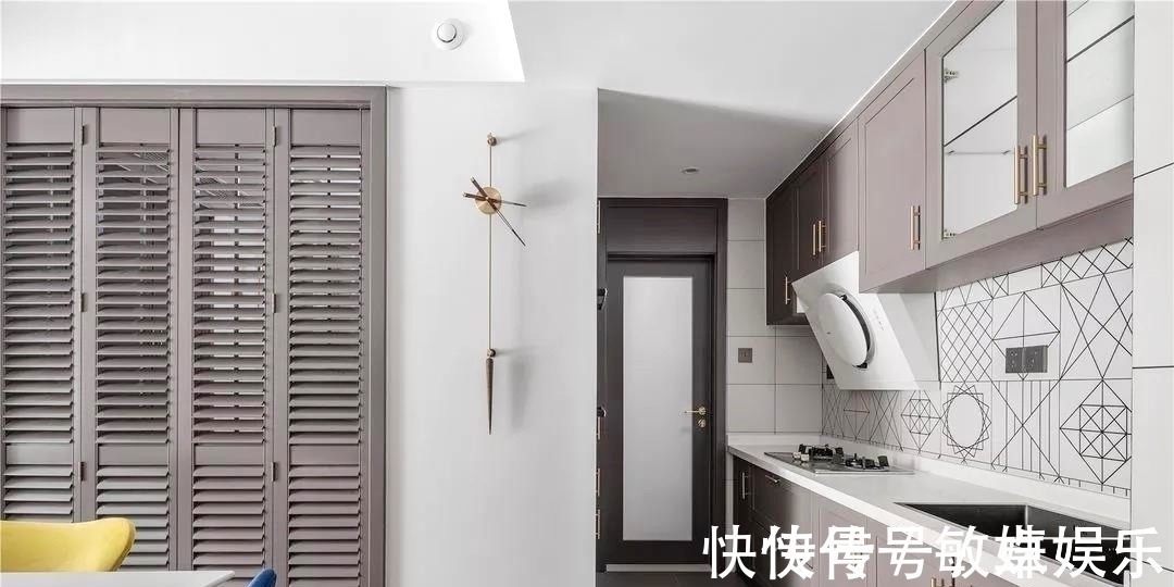 玄关|她家48㎡,拥有三间卧室,超大餐厅,书房客厅合二为一,太聪明了