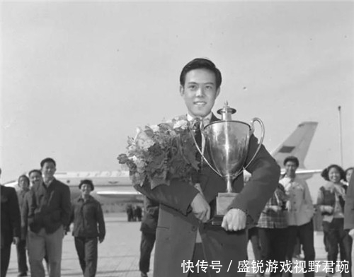 乒乓球|容国团:我国首位乒乓球世界冠军,31岁选择自尽,留下10个字遗书