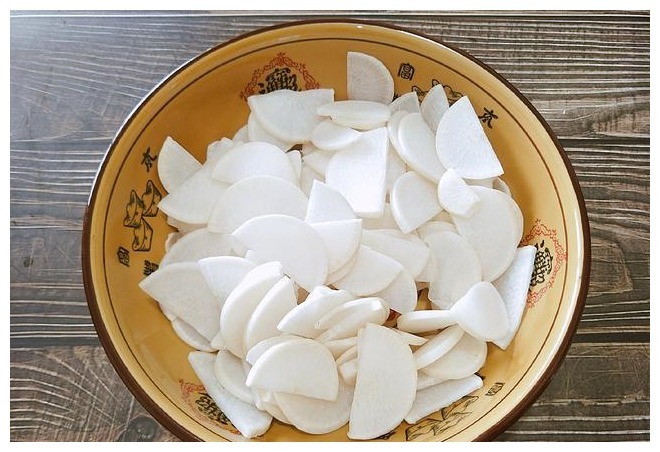 腌萝卜,别只会放盐,教你1个秘制做法,清脆爽口2个小时就能吃