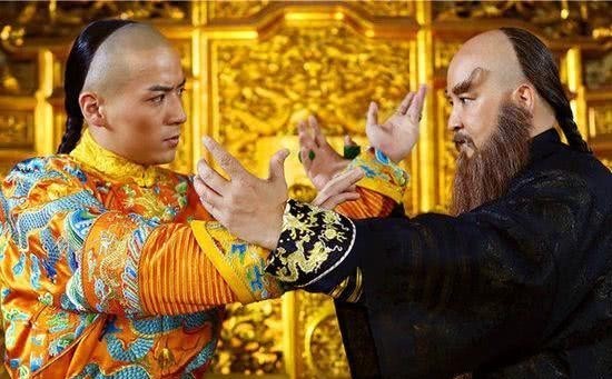 康熙的“真容”,被一俄罗斯画家偷画下来,网友:搞怪大叔!