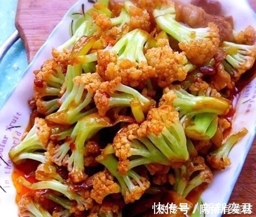 黄豆芽|刚端上桌的饭菜，馋得家人抢着吃，被一扫而光！常吃抗菌身体壮！