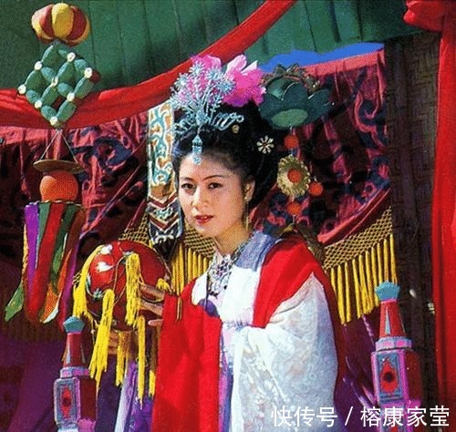 易中天|余秋雨的真实水平如何？易中天的评价不留情面，金庸的评价很幽默