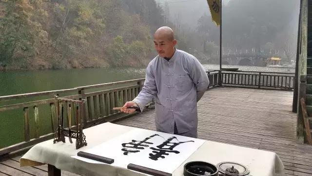 杜姆贝|搏击名将方便终于承认黑哨:输给杜姆贝却被判赢,是人生一大污点