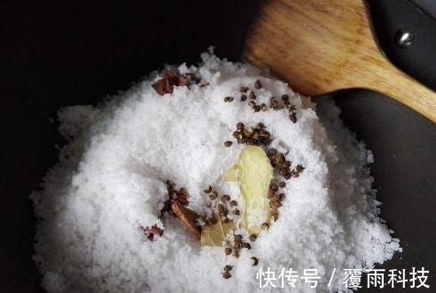 腌腊肉时，只加盐是不行的，有了这两味料，腊肉才咸香入味更好吃