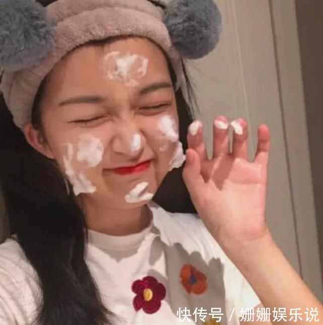 标准|面部有这3个“凸起”的女生,才是标准的“桃花脸”,异性缘超好