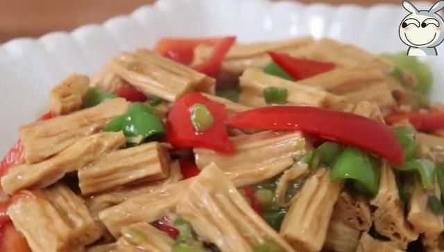 解馋|腐竹这样做才叫香,简单快速,入味下饭又解馋,不吃撑都停不下来