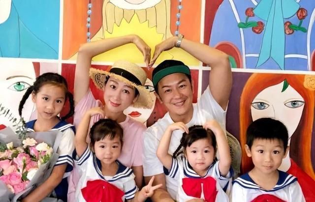 刷牙|五年连生四胎还不坐月子,如今感觉老了20岁,比大16岁丈夫还显老