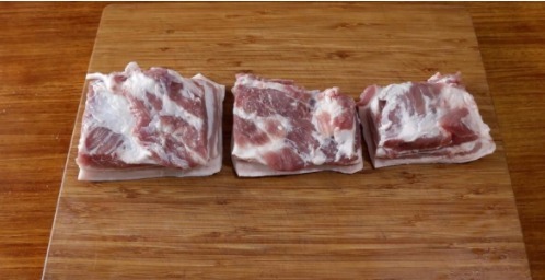 这样烧红烧肉好吃,小火慢炖是窍门,吃起来肥而不腻,入口即化